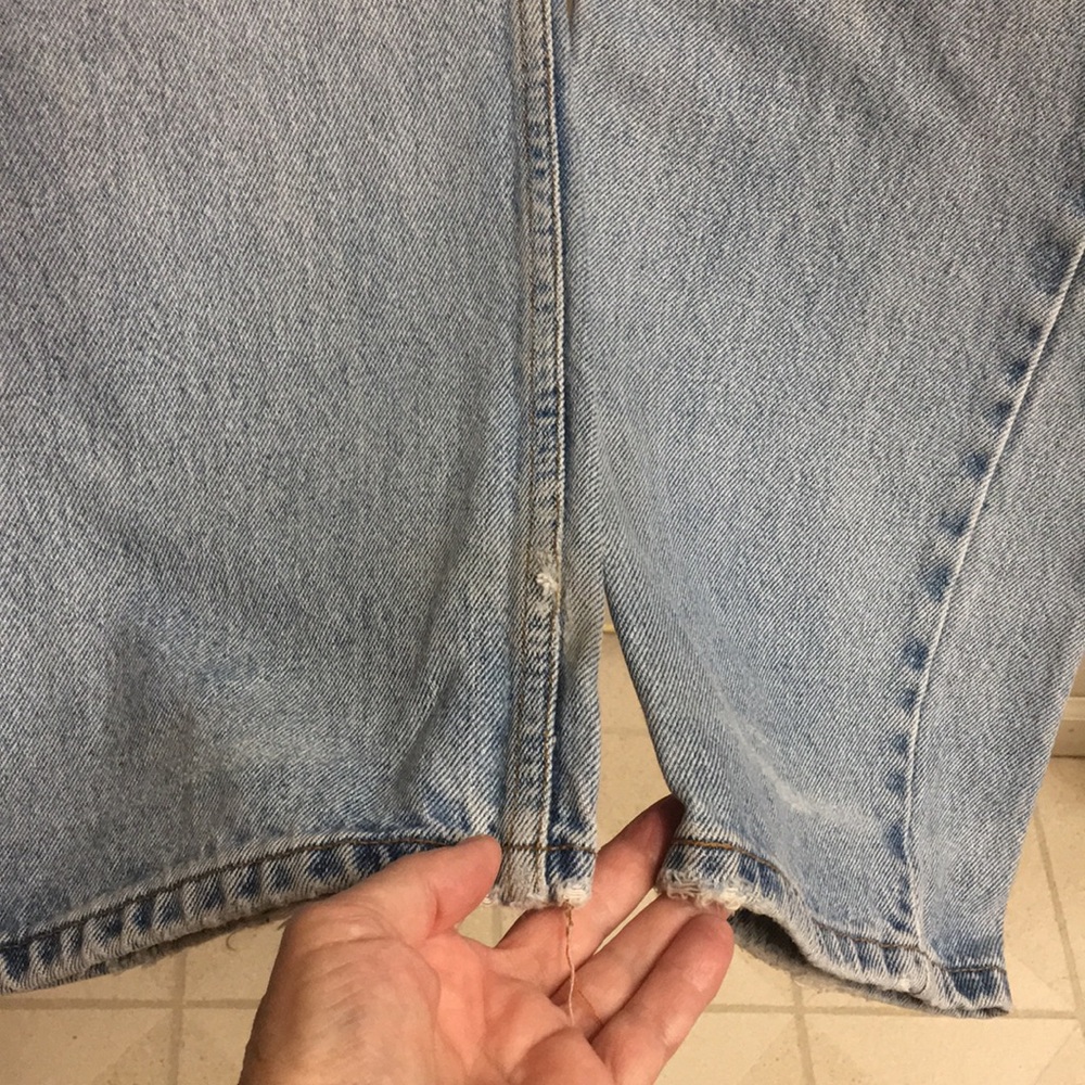 Men's 34/30 Levi’s Distressed Jeans, Light Blue - Picture 4 of 8
